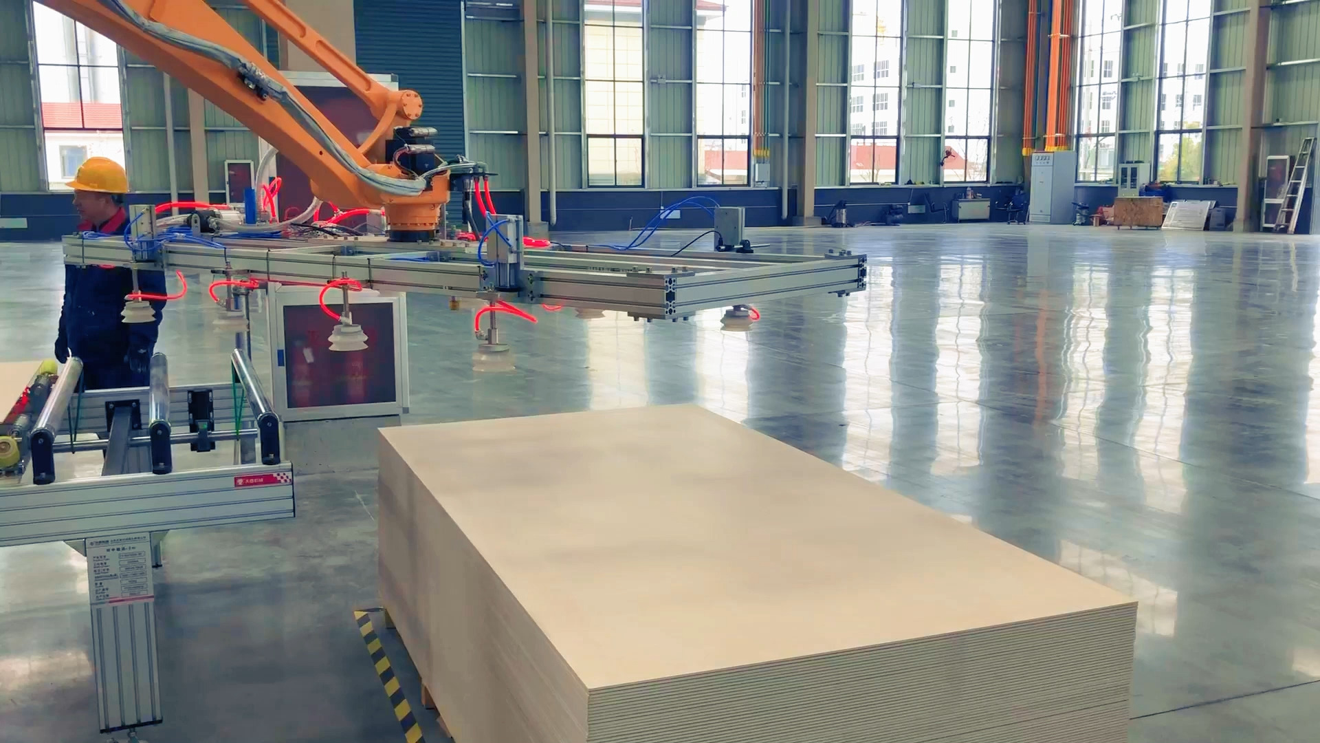 外墻裝飾一體板設備價格 保溫裝飾一體板生產線 天意機械